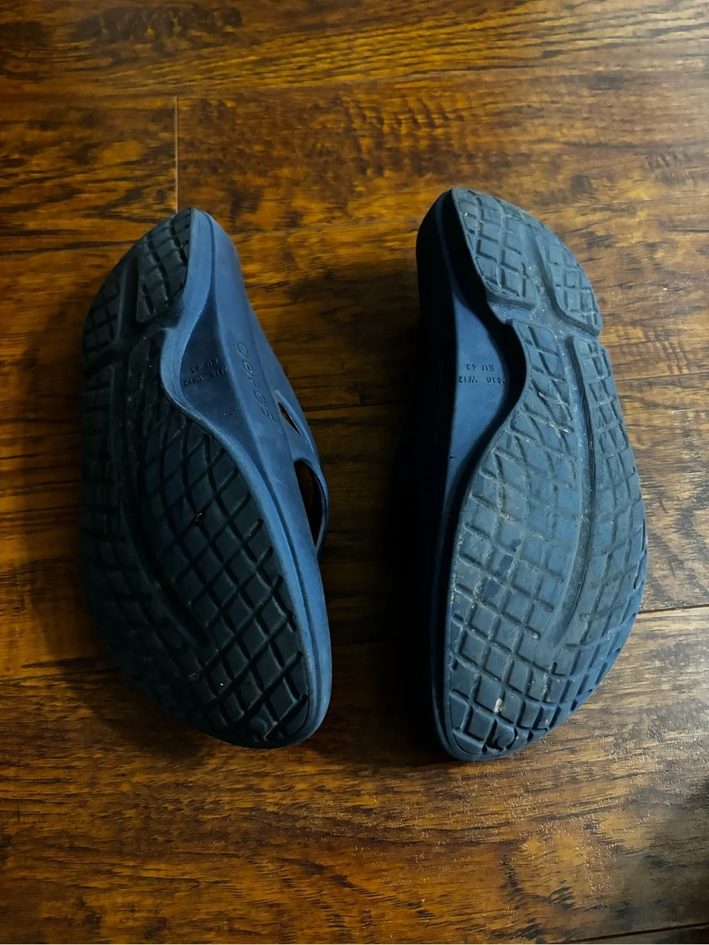 OOFOS Recovery Sandals Cushioned Footbed  Impact Absorb Navy Blue Flip Flops